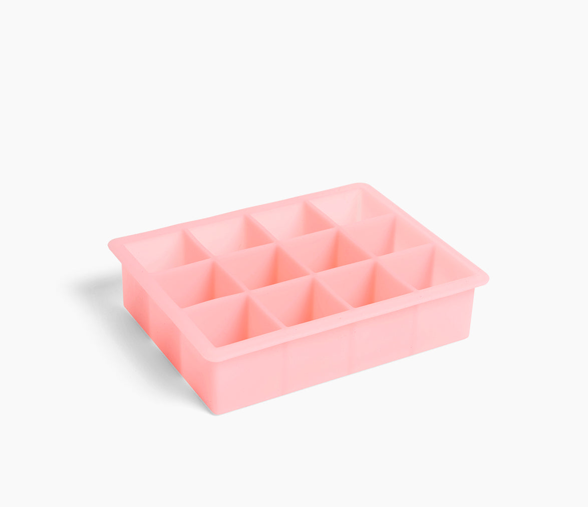 https://www.framaspace.com/cdn/shop/products/hay-ice-cube-tray-506980_IceCubeTraySquareXLpink-framaspace_1200x1035.jpg?v=1615466836